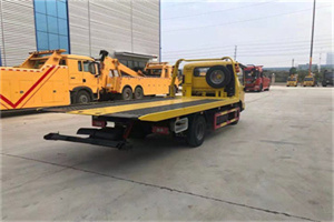 蒸湘非事故拖车